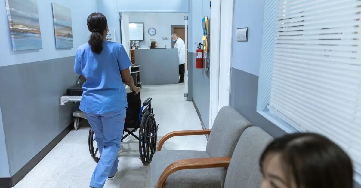 Come l'Intelligenza Artificiale Sta Cambiando il Settore della Sanità