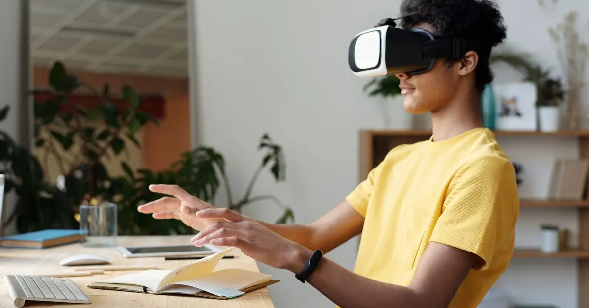 Come le Tecnologie Immersive Stanno Cambiando il Settore Educativo