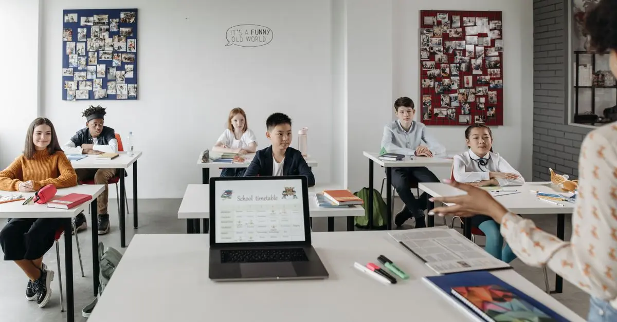 Come la Tecnologia Influenzera il Settore Educativo
