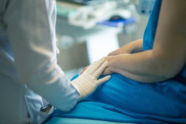 Come l'Intelligenza Artificiale Sta Trasformando il Settore della Sanità